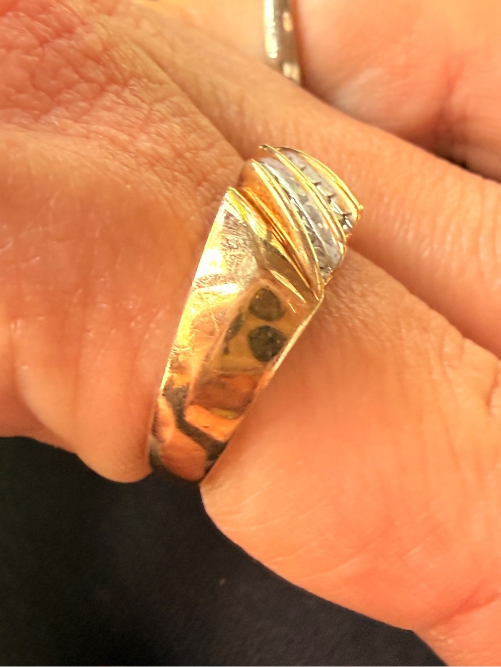 ✨ Men's 10kt Gold & Diamond Ring Sz10✨ - Picture 11 of 17